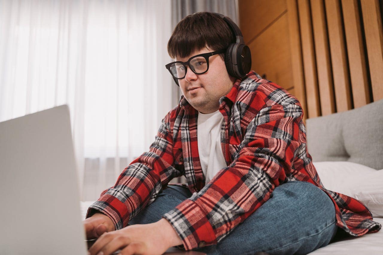 headphones 